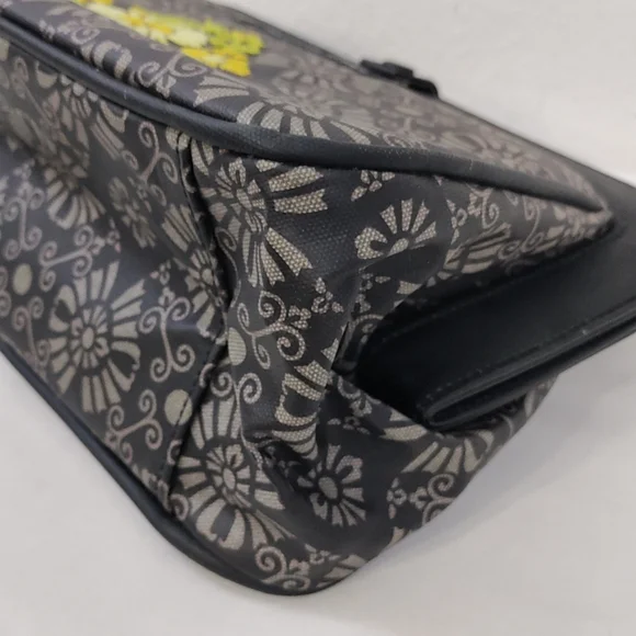 Petunia Pickle Bottom Diaper Bag Handbag - Picture 8 of 14